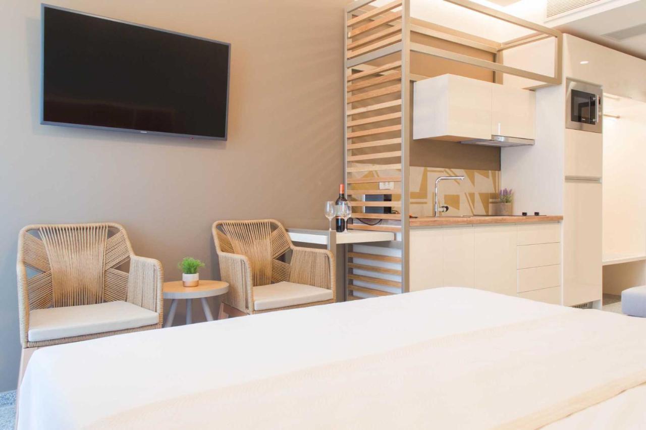 Eco Green Residences & Suites Toroni Bagian luar foto